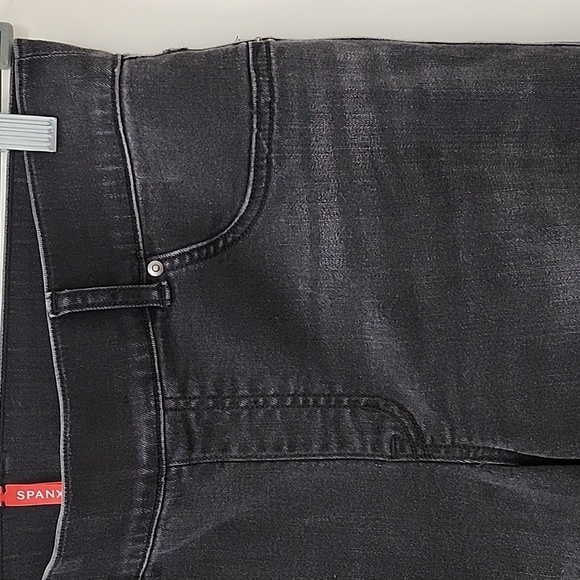 SPANX shape™ EveryWear Straight Leg Jeans Vintage Black Size Large - Picture 16 of 16